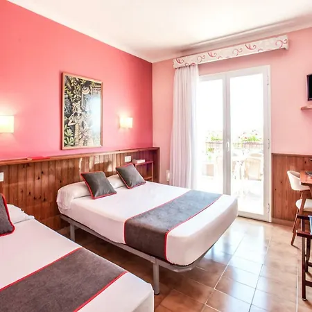 Hostel Oyo Casa Feliu