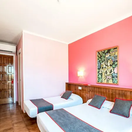 Oyo Casa Feliu *