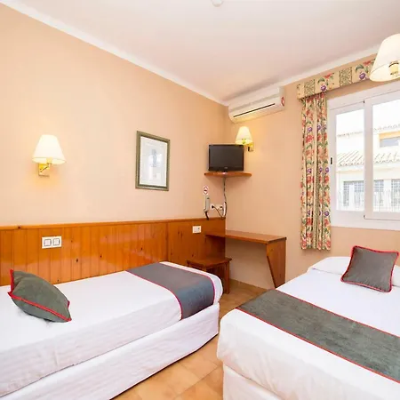 Hostel Oyo Casa Feliu