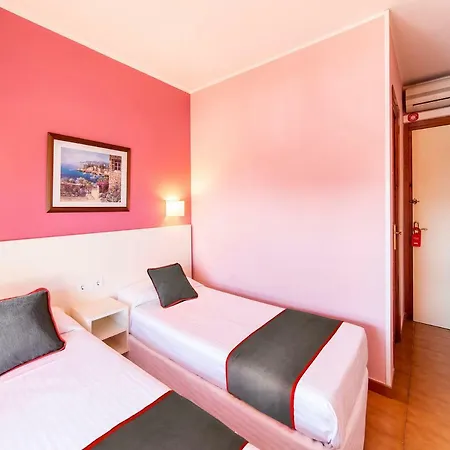 Oyo Casa Feliu *