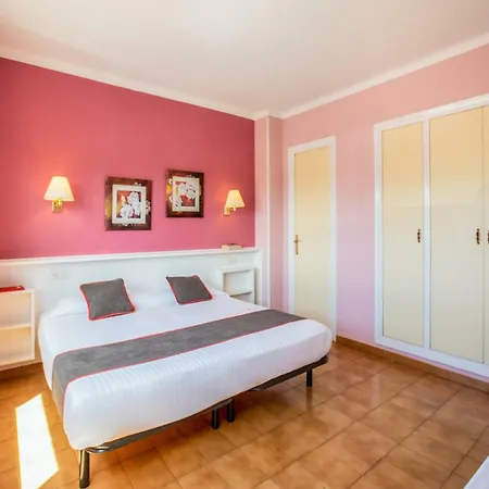 Oyo Casa Feliu *