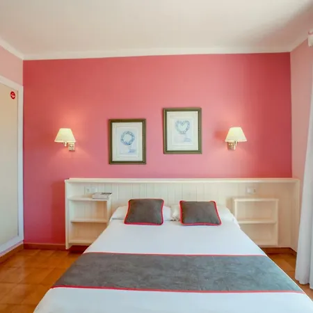 بيت شباب Oyo Casa Feliu